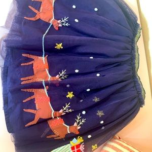 Size 8-9 Biden Santa sleigh toile skirt. Gently used beautiful